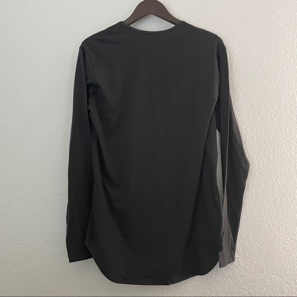 Nwot CUTS Long Sleeve Crew Elongated Shirt Black - Picture 6 of 8
